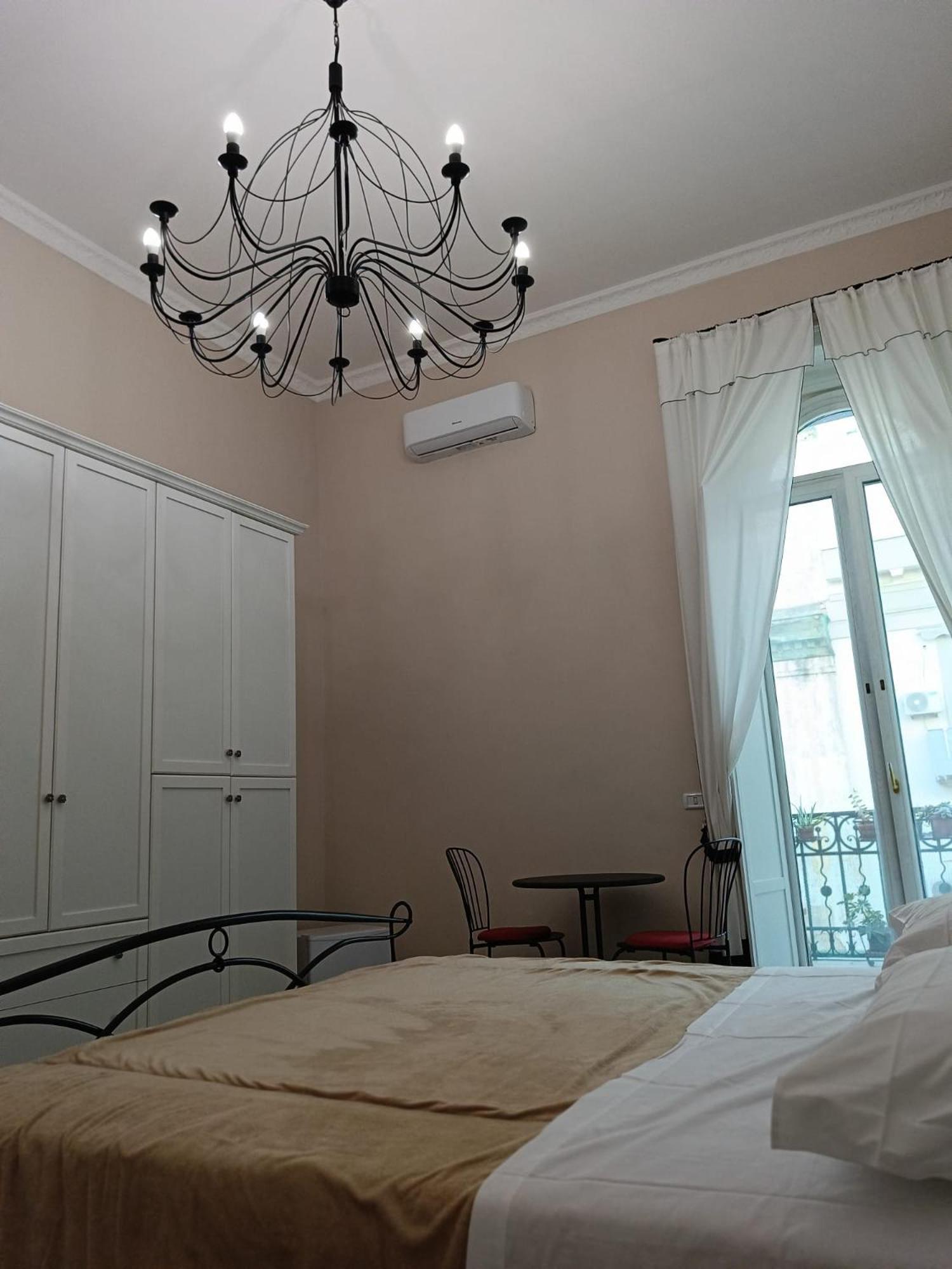 B&B Liberty House Наполи Екстериор снимка