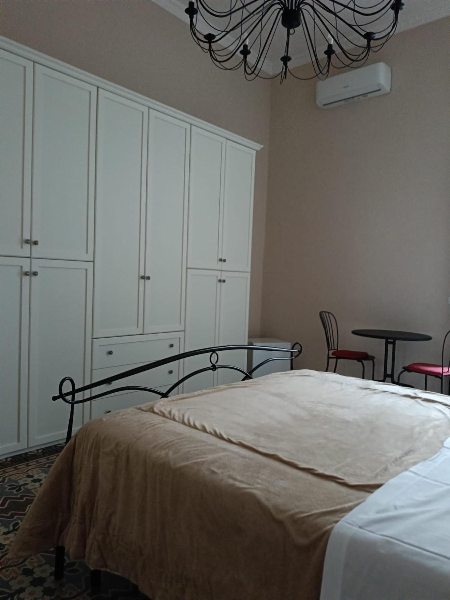 B&B Liberty House Наполи Екстериор снимка